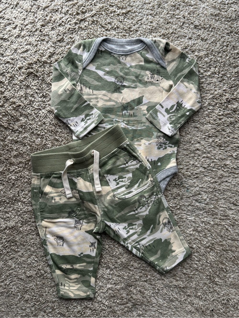 Baby Gap x Star Wars Camo Outfit Set 3-6 Months Green Bodysuit Jogger Pants